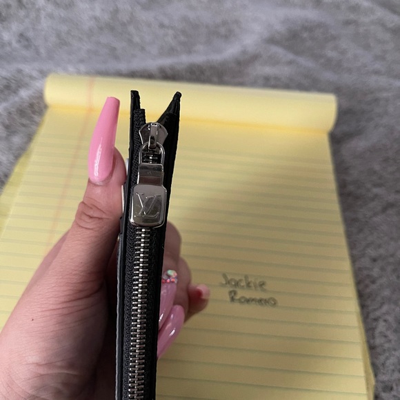 Louis Vuitton card holder - Picture 5 of 5